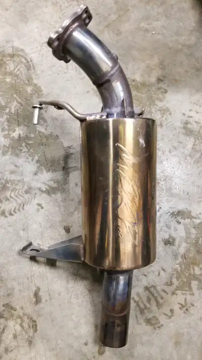 Lightly used MBRP can for a Yamaha Viper( 600kms) Mine was a 2016 Very light I would only consider t...