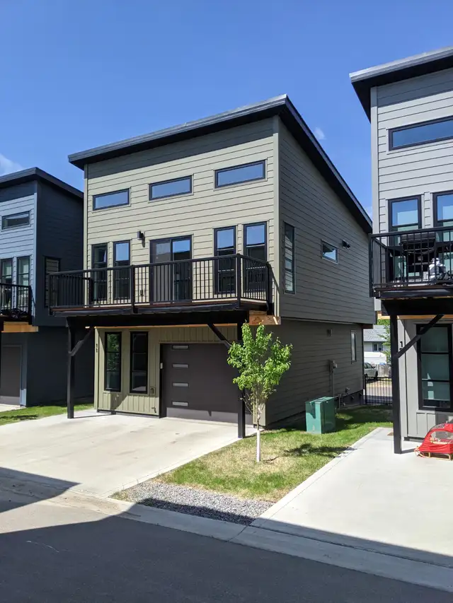 House for Rent - Downtown Camrose