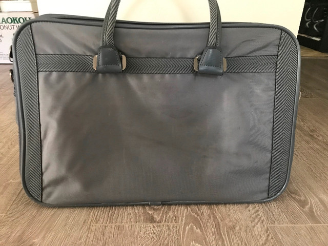 Large handbag in Other in Burnaby/New Westminster - Image 2