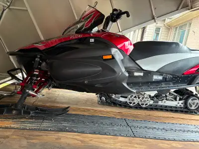 2007 Yamaha Apex GT, been a great sled for me, runs great, new track, donuts fresh, needs a service...