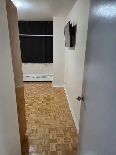 Private room for rent in a 3 bedroom highrise apartment. Single person $875 Couple $1100 Utilities a...