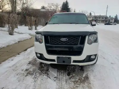 2009 Ford Explorer Sport Trac adrenaline 4.6L 3 Valve V8, loaded with navigation and Command start....