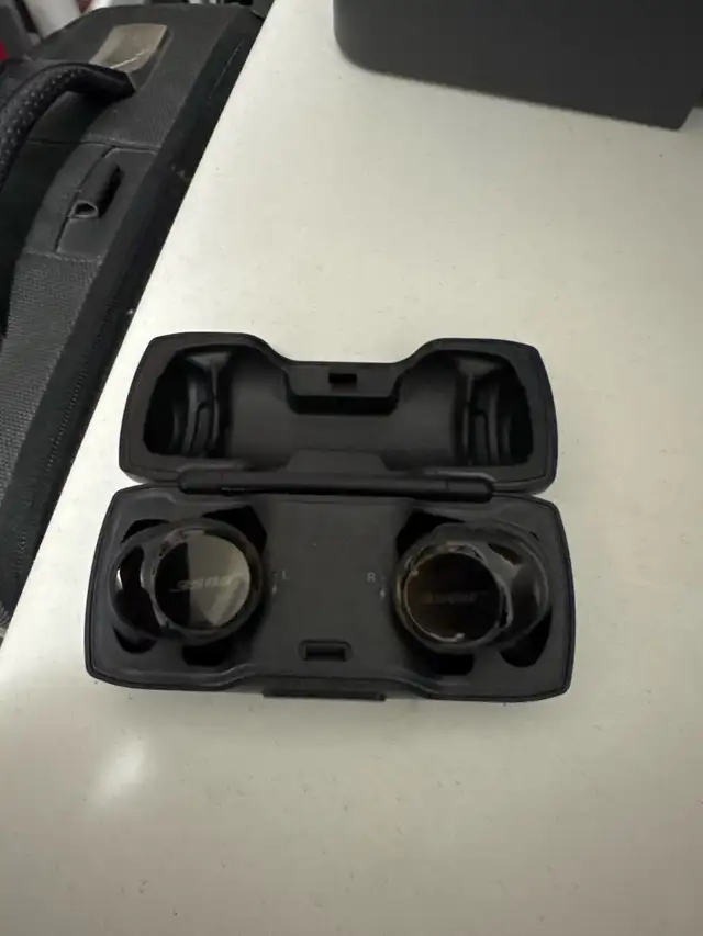 Wireless Headphones547050338197841922