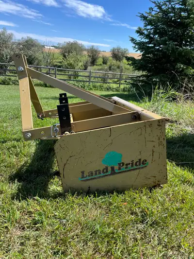 Land Pride BB1542 box blade for tractor. 48” Width. 3 point hitch. Fits Kubota and John Deere and ot...
