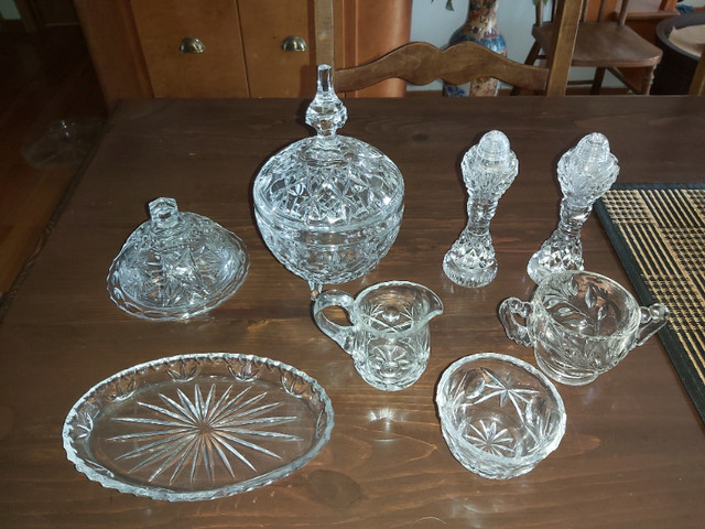 Verre taillé, ensemble de table dans Vaisselle et articles de cuisine  à Saint-Jean-sur-Richelieu