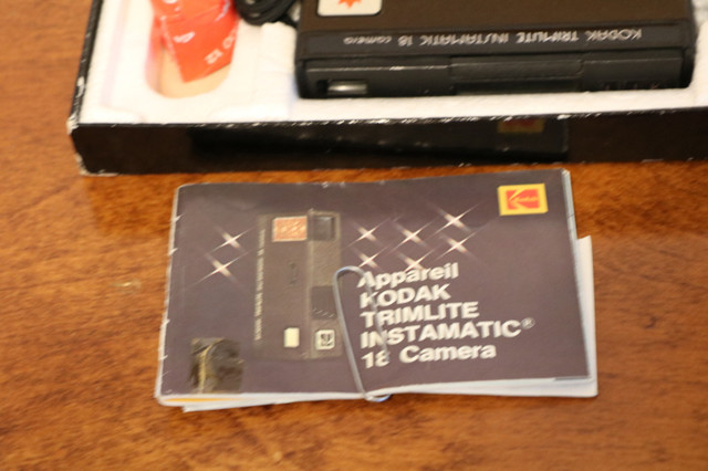 Vintage Kodak Trimlite Instamatic 18, 110 Film Camera w/ Film in Cameras & Camcorders in City of Toronto - Image 4