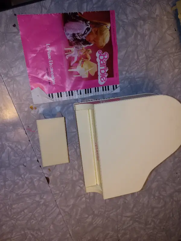 Vintage Barbie electric piano - 1980s in Toys & Games in Dartmouth - Image 2
