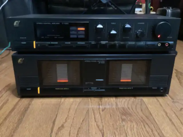 SANSUI B 1000 POWER AMPLIFIER/C 1000 STEREO PREAMPLIFIER in Stereo Systems & Home Theatre in City of Toronto - Image 2