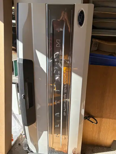 Mint condition Platinum trim Step gate Rear camera Power open Spray in liner All factory wiring No d...