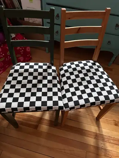 Chaises à donner, View more