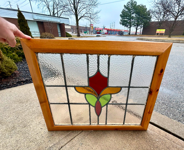Vintage Stained Glass Window (Pine Framed) in Home Décor & Accents in Mississauga / Peel Region