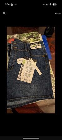d.jeans Denim shorts size 12 Oshawa / Durham Region Toronto (GTA) Preview