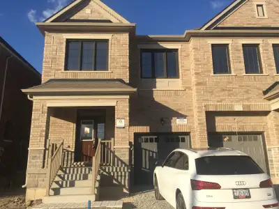 Semi-detached for Rent in Milton