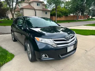 One owner in excellent condition. V6. 20 inch wheels. Cruise control. Majority of miles are highway...