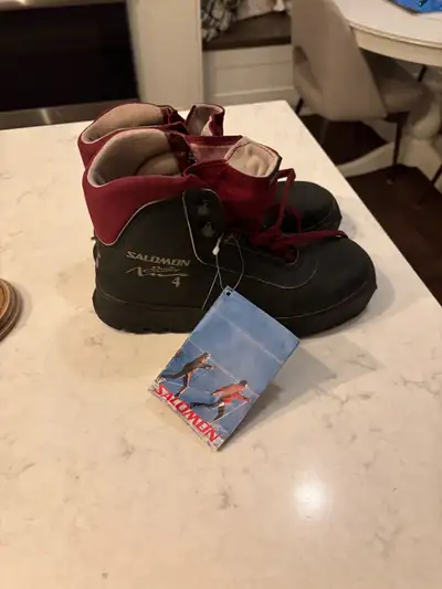 Salomon back country ski boots ey 40, View more