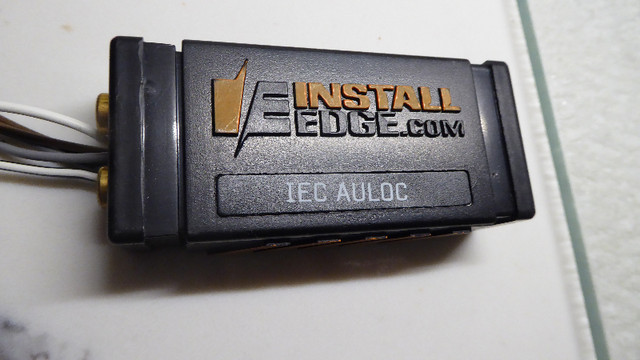 IEC AULOC speaker wire output convert  to RCA output in Audio & GPS in Hamilton - Image 4
