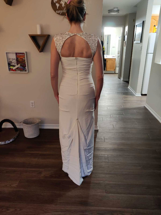 Nicole Miller wedding dress in Wedding in City of Halifax - Image 2