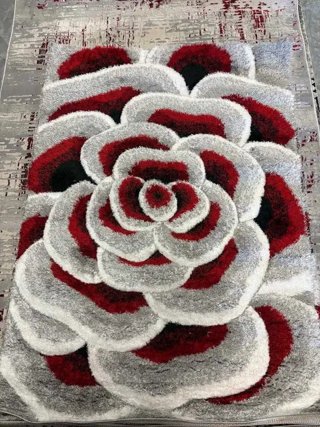 Turkish Area Rug – 4' x 5.6'  in Rugs, Carpets & Runners in Ottawa - Image 4