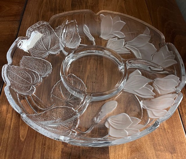 Crystal serving dish - $10 in Kitchen & Dining Wares in London