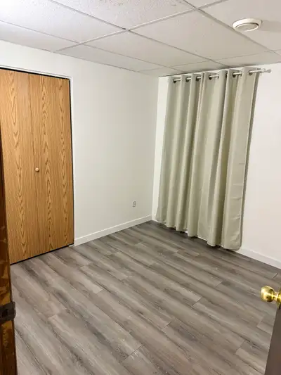 3 Private Rooms for Rent near Popeys chicken,St mary in basement Preferably a group of student or wo...