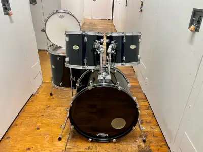 Pearl Drums 5 Piece Shell Pack w/Upgraded Heads, View more