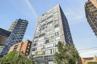Enjoy city living from the 4th floor of SOHO Parkway. This bright, contemporary one-bedroom unit is...