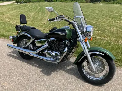 New battery and battery tender, very well maintained… asking $3800