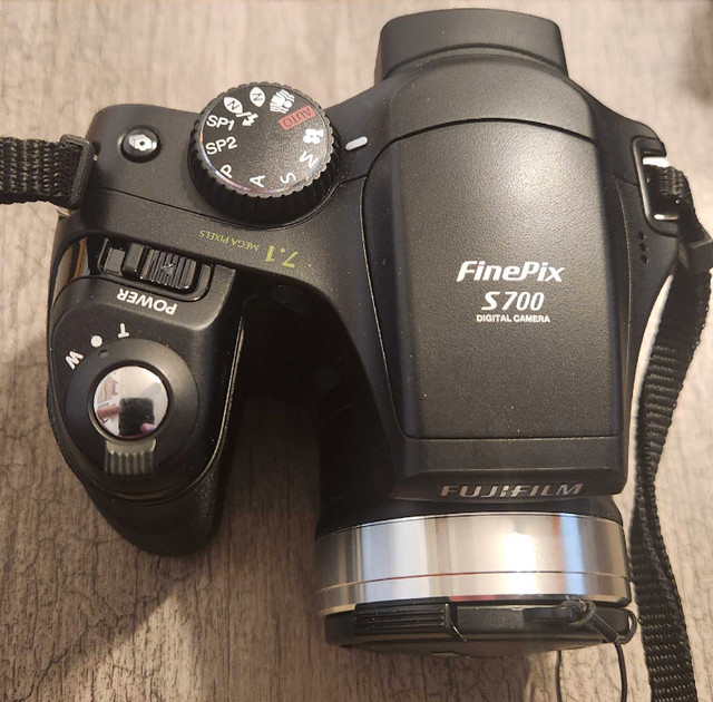 Hardly used Fujifilm camera and accessories.  in Cameras & Camcorders in Edmonton - Image 2