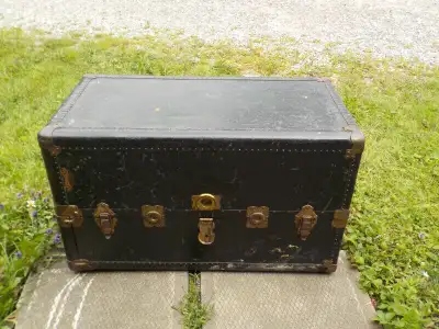 Hartmann Trunk Co. Steamer trunk, View more
