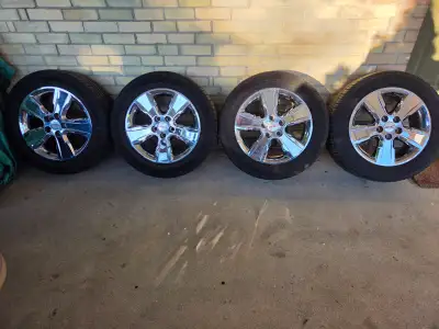 4 Brand New Michelin Defender all season tires on GMC aluminum alloy factory wheels. Tires size - 23...