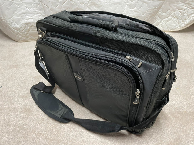 Kensington laptop bag in Laptops in Oshawa / Durham Region