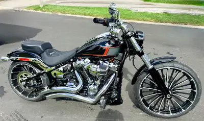 2024 Harley-Davidson Breakout 117 — 3,100 km $27,500 OBO Selling my 2024 Harley-Davidson Breakout 11...