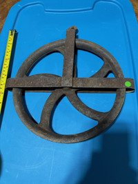ANTIQUE 10 INCH FORGED WATER WELL PULLEY #V0311