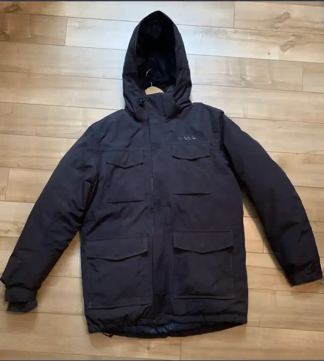 teen / men’s winter jacket in Kids & Youth in City of Halifax - Image 2