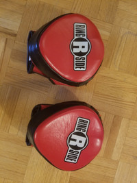 RINGSIDE LEATHER MINI PINCH MITTS