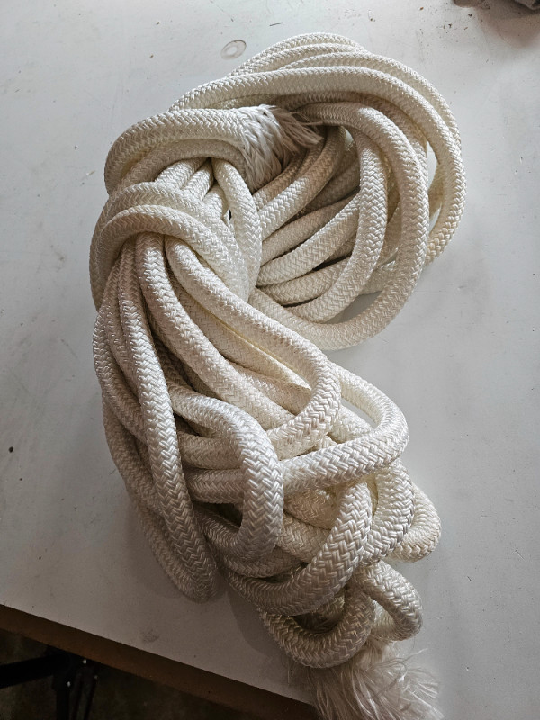 Nylon Rope (1 inch twisted very flexible) in Outdoor Décor in St. Catharines