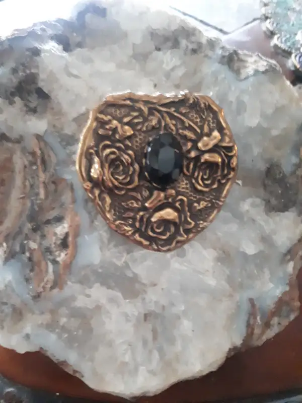 Vintage Clip on Copper Brooch with gemstone in Jewellery & Watches in Ottawa - Image 3