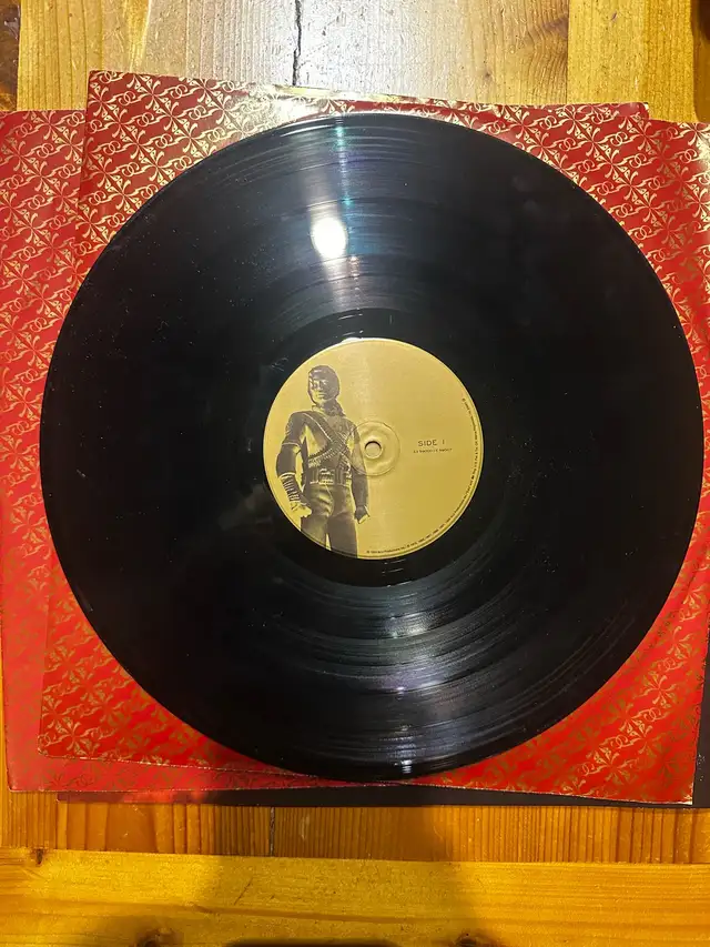 Micheal Jackson history book/records (collectors, rare find) in Arts & Collectibles in City of Halifax - Image 4