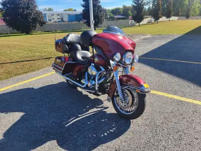 FLHTCU 2010,moteur 1584.original de A à Z, 2ieme propriétaire, rien à faire dessus. Les huiles vienn...