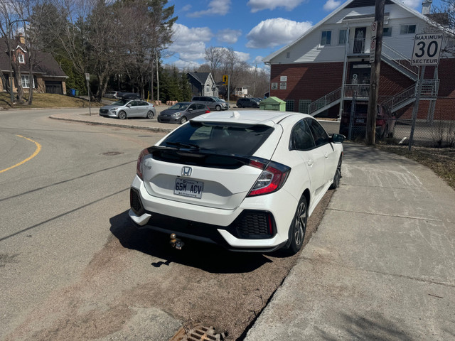 HONDA CIVIC 2018 Bas mileage / hatchback manuelle dans Autos et camions  à Ville de Québec - Image 2