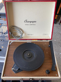 VINTAGE CHAMPAGNE 136K PORTABLE TURNTABLE - PLEASE READ