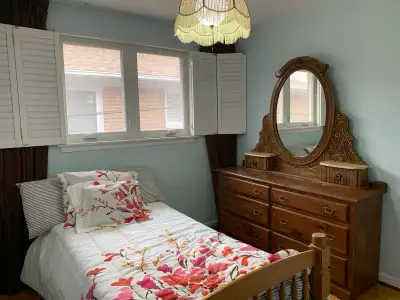 ❤️❤️❤️ MOVE-IN READY Keele Sheppard Female FURNISHED PRIVATE Room Rental Room For Rent Orchardcroft...