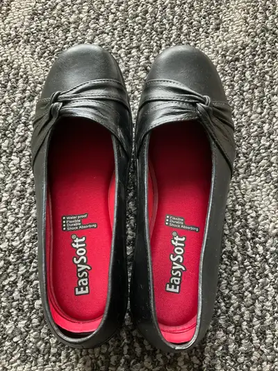 Girls black dress shoes size 4, View more