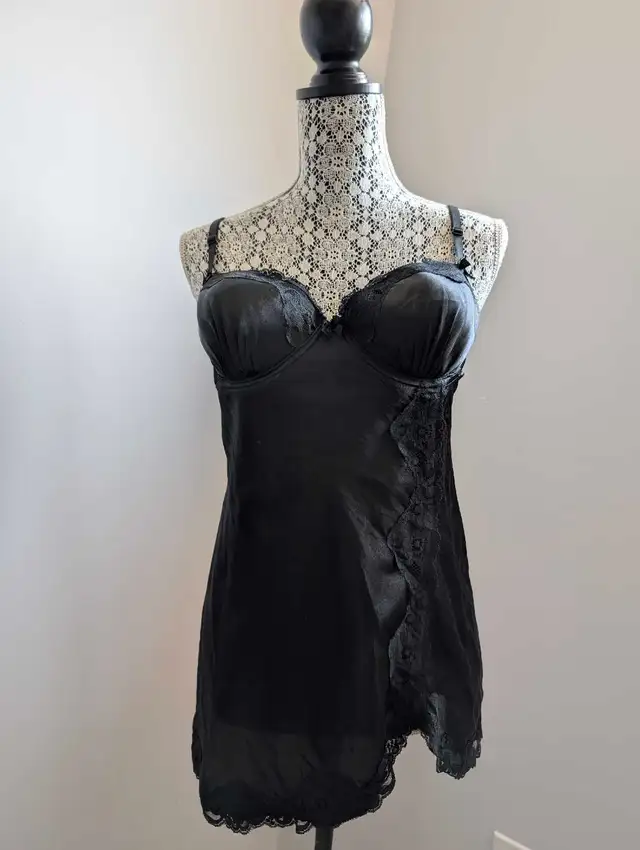 Vintage Gilligan & O'Malley Size L Black Satin Lingerie Silky 62865712575617121