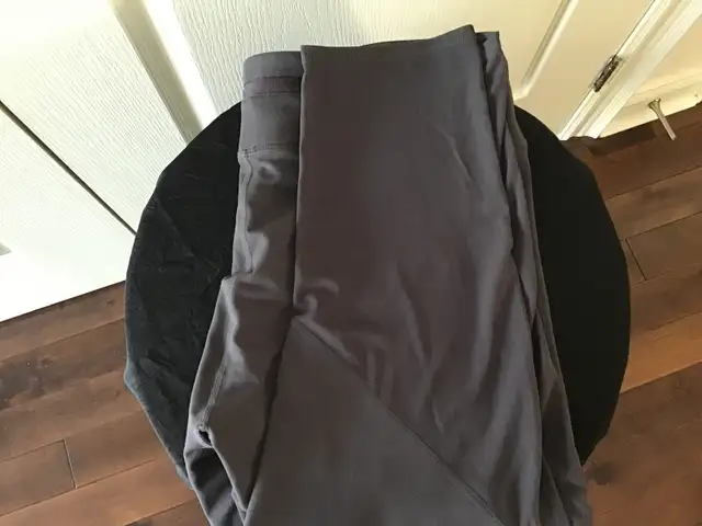 Fabletics Leggings in Women's - Bottoms in Markham / York Region - Image 6