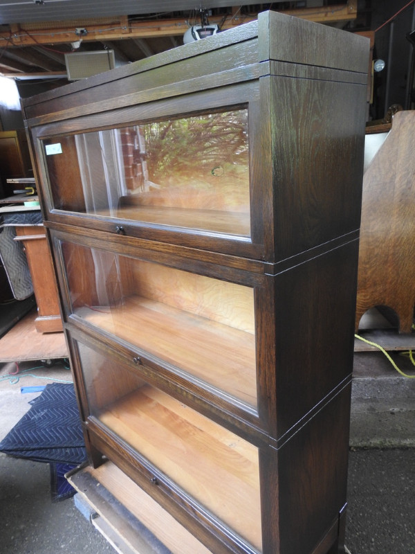 antique 3 glass level barrister bookcase mission style, restored in Bookcases & Shelving Units in Hamilton - Image 2