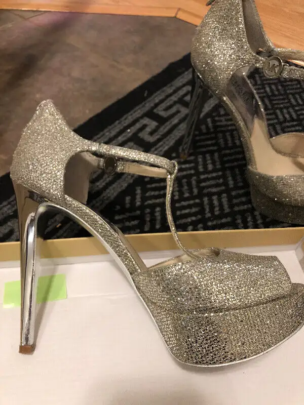 Women’s high heel sandals in Women's - Shoes in Edmonton - Image 3