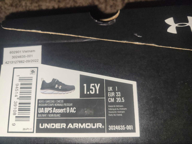 Boys New Under Armor Shoes in Kids & Youth in Saskatoon