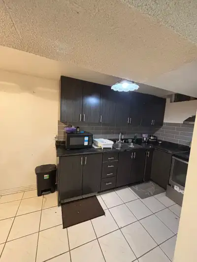 Two rooms available in basement for four girls in Brampton near Bovaird and Kennedy. Kitchen/ washro...
