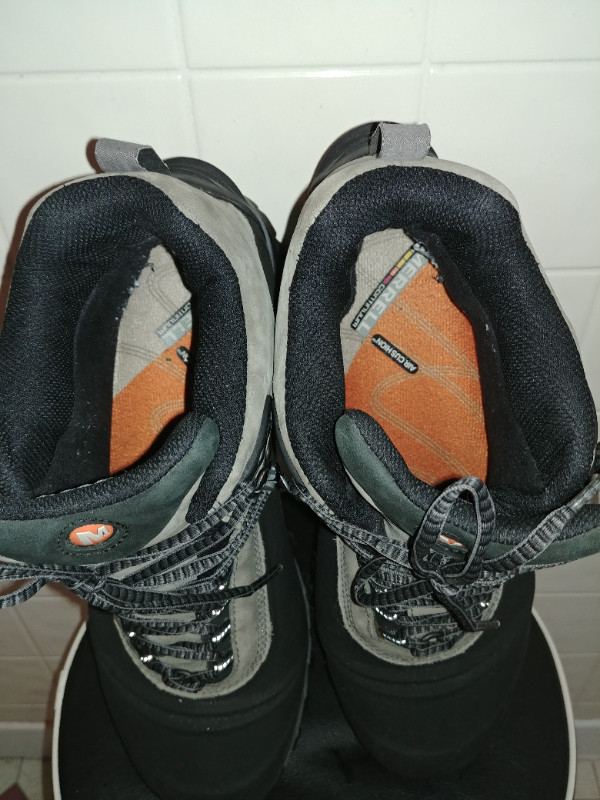 Merrell Winter Hiker Snow Boots Size 11.5 Reduced to $40 in Men's Shoes in Saint John - Image 4